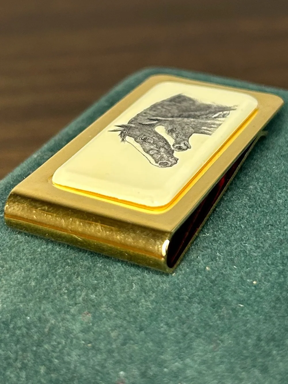 Barlow Scrimshaw-Style Etched Horses Money Clip New in Box